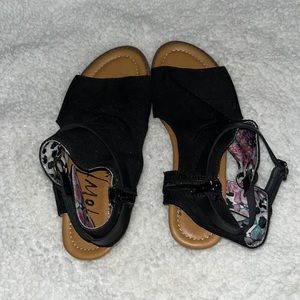 Black sandals